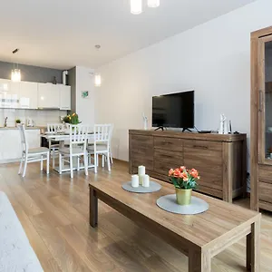 Wawrzynca With Parking Apartment