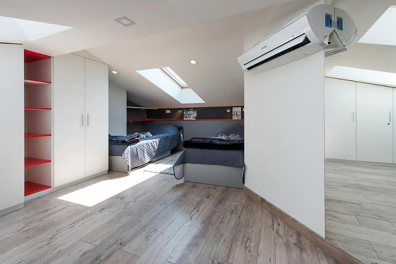 Cozy And Large 62 M2 Apartment With Air Conditioning, Old Town Krakow Poland